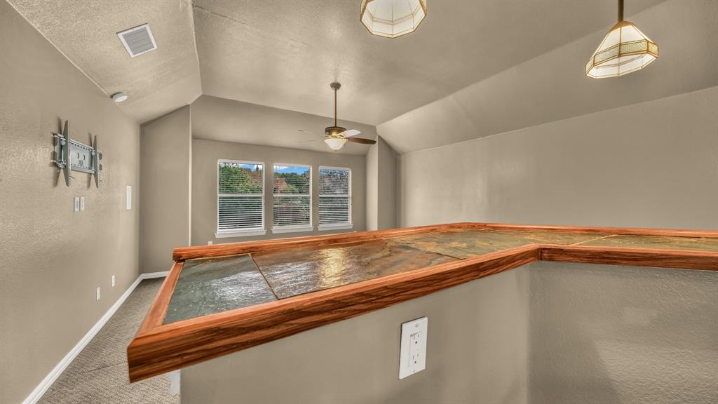 Listing images