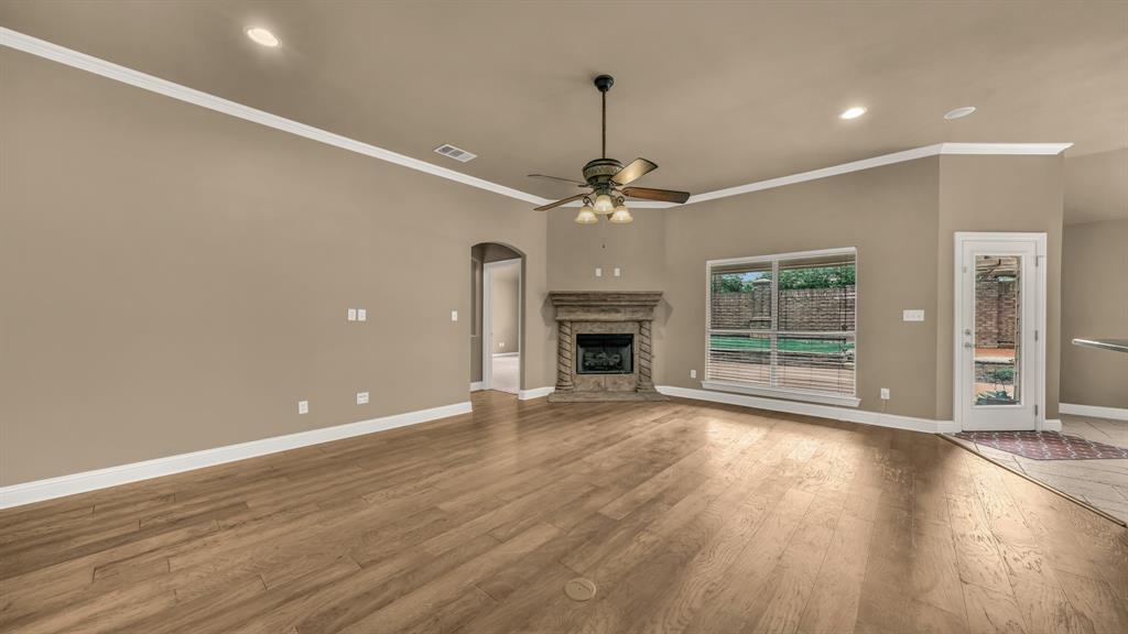 Listing images