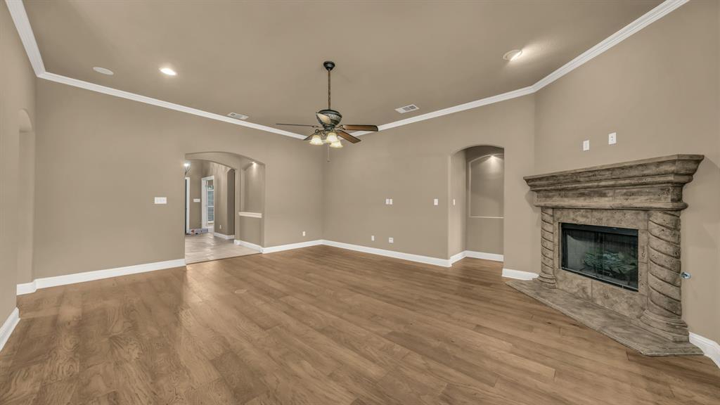 Listing images