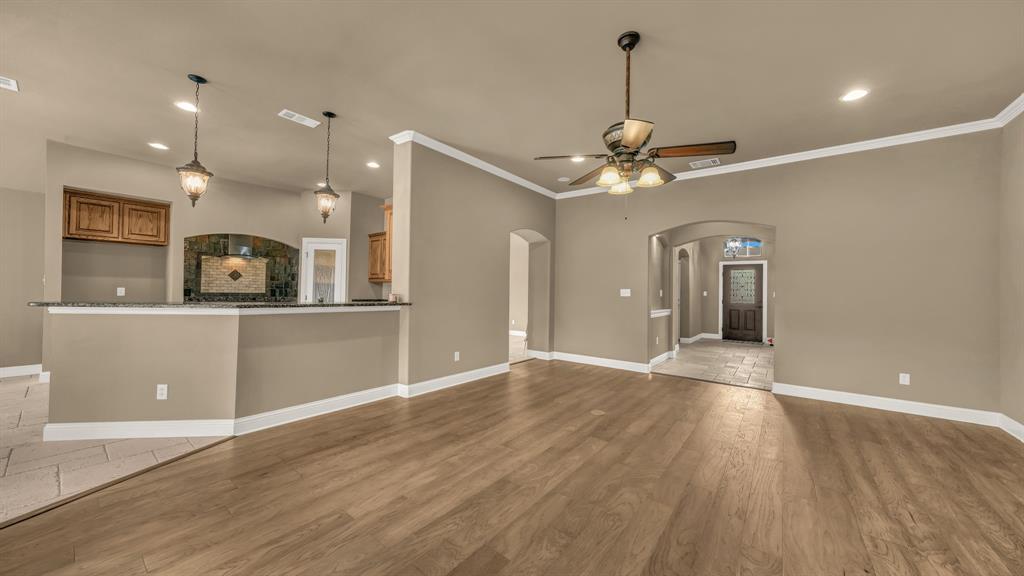 Listing images