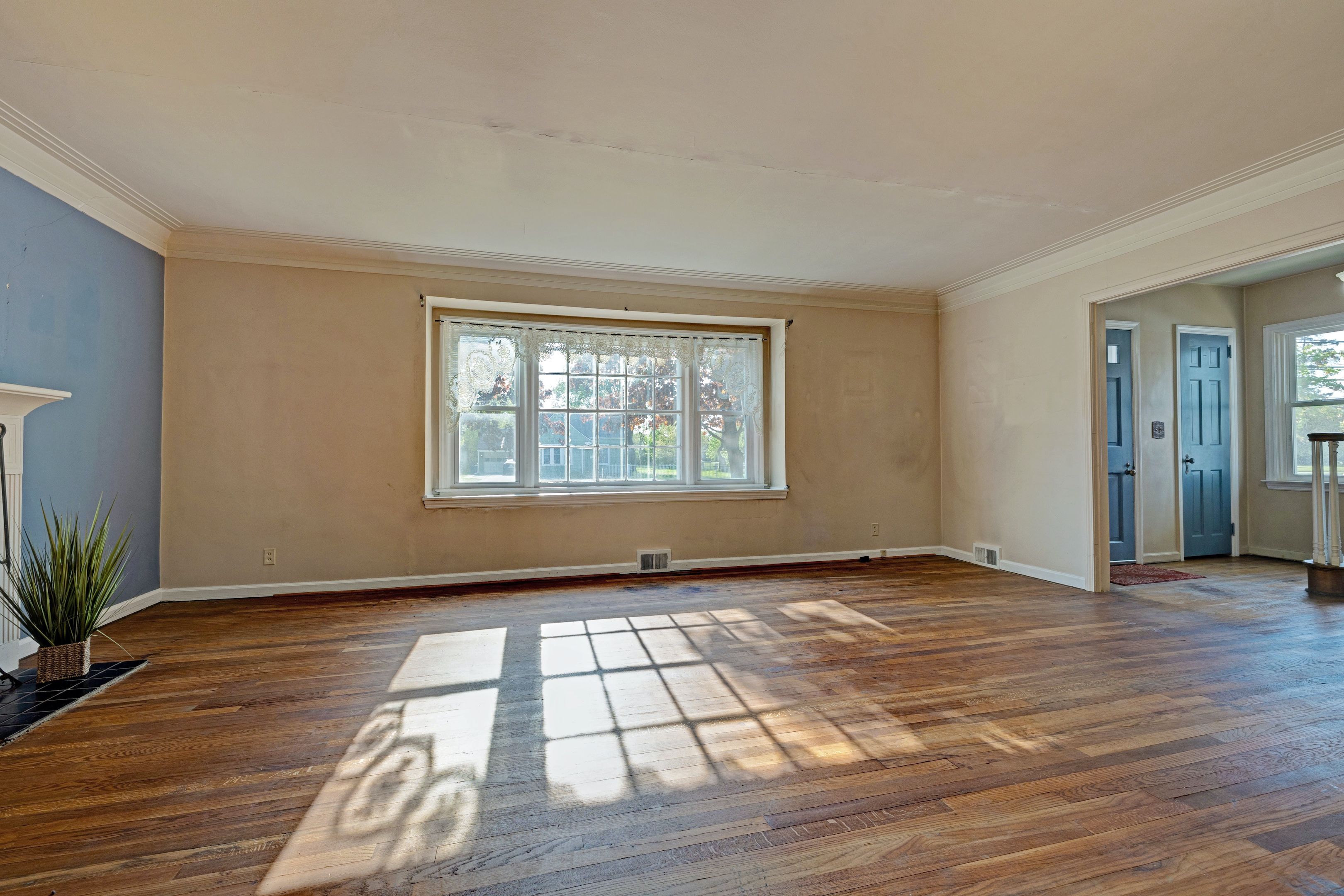 Listing images