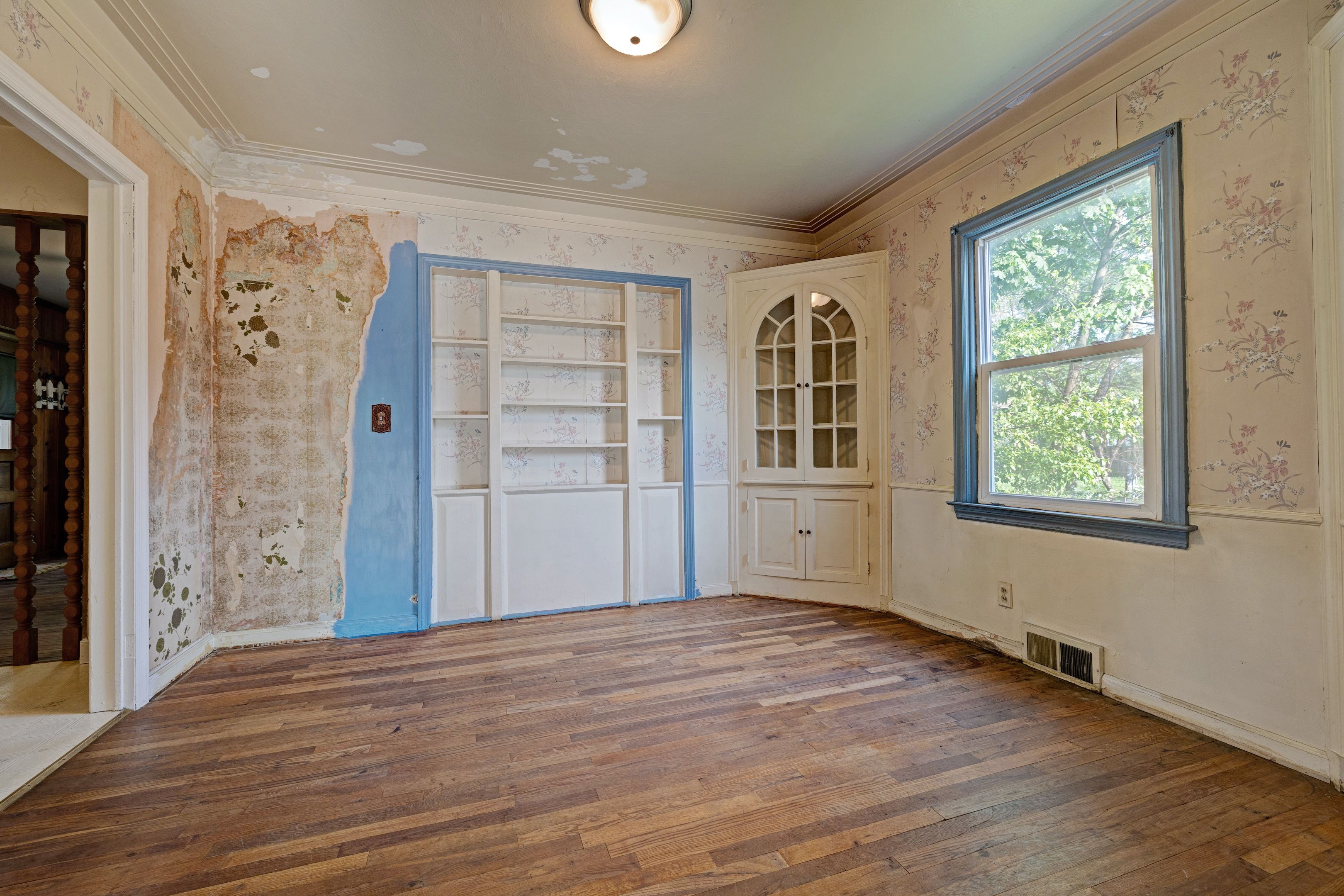 Listing images