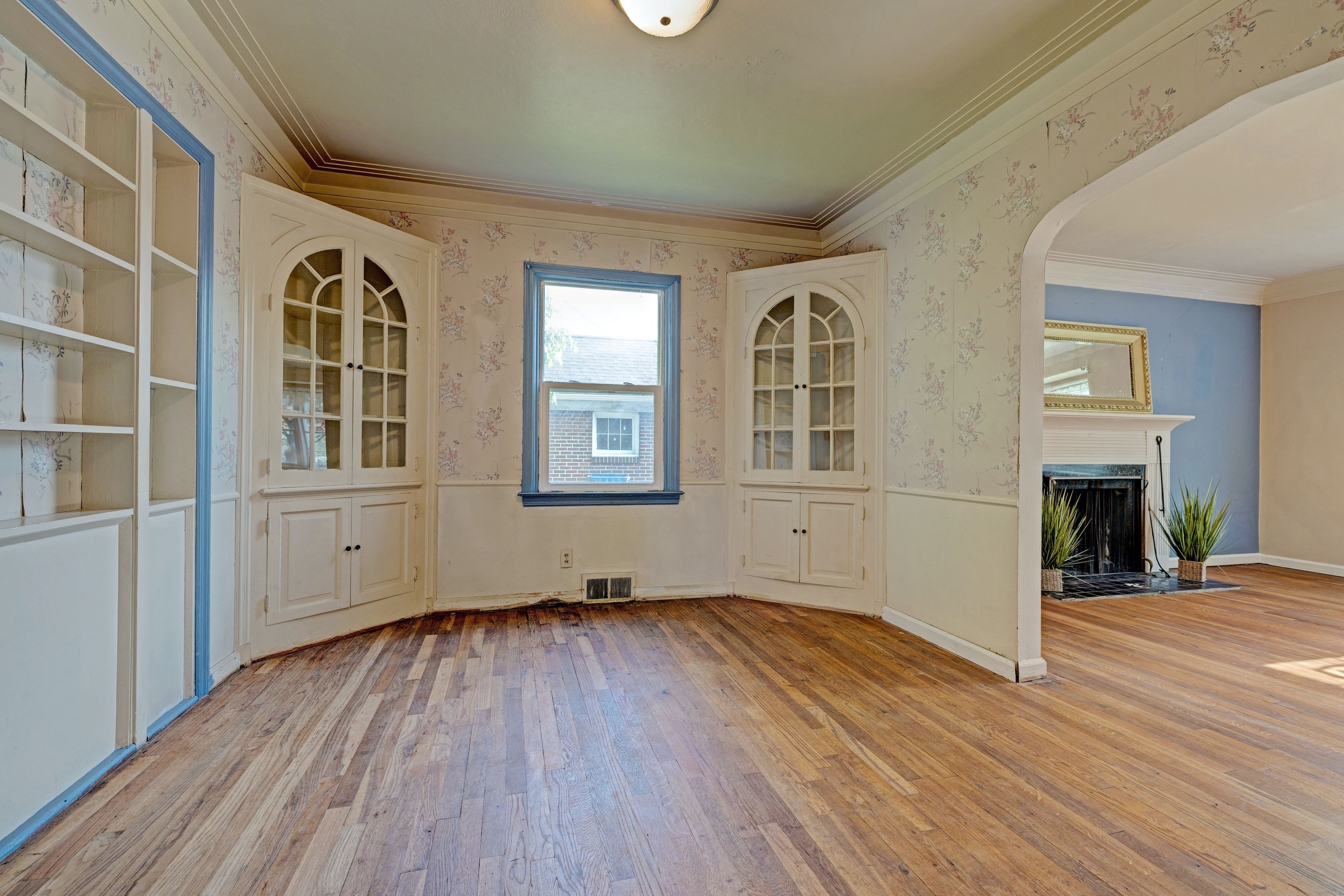Listing images