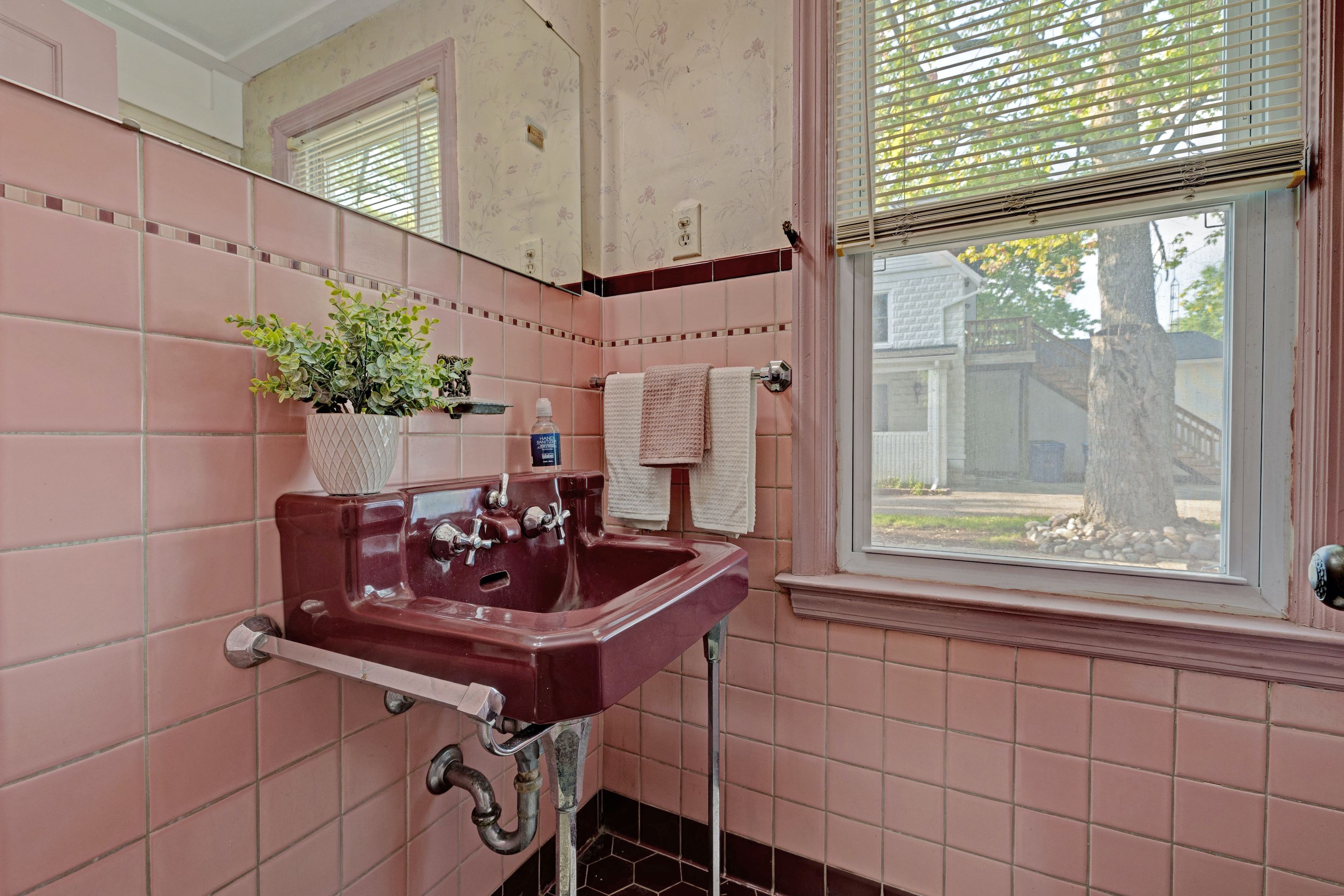 Listing images