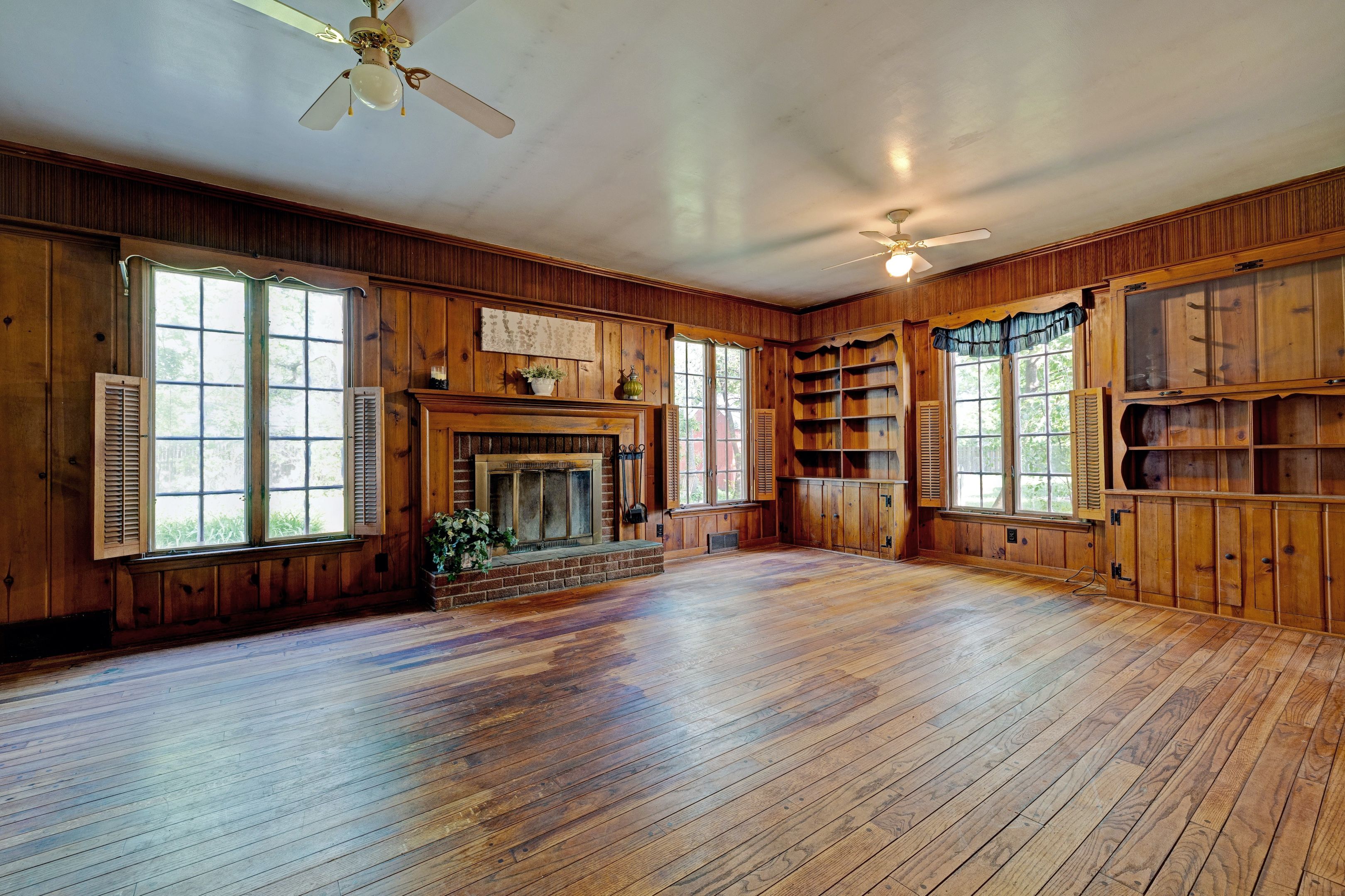 Listing images