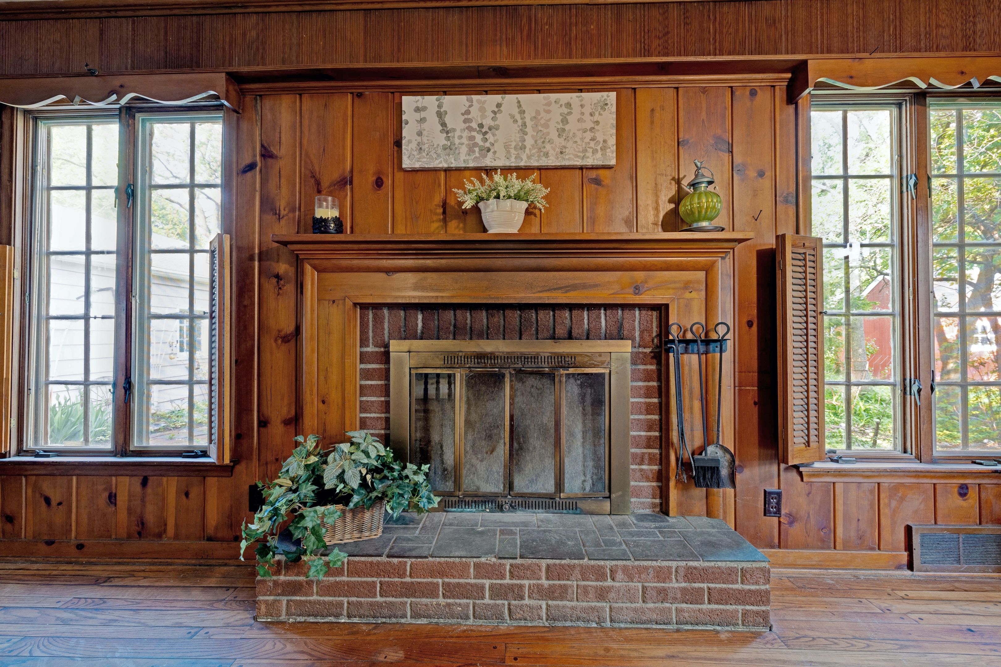 Listing images