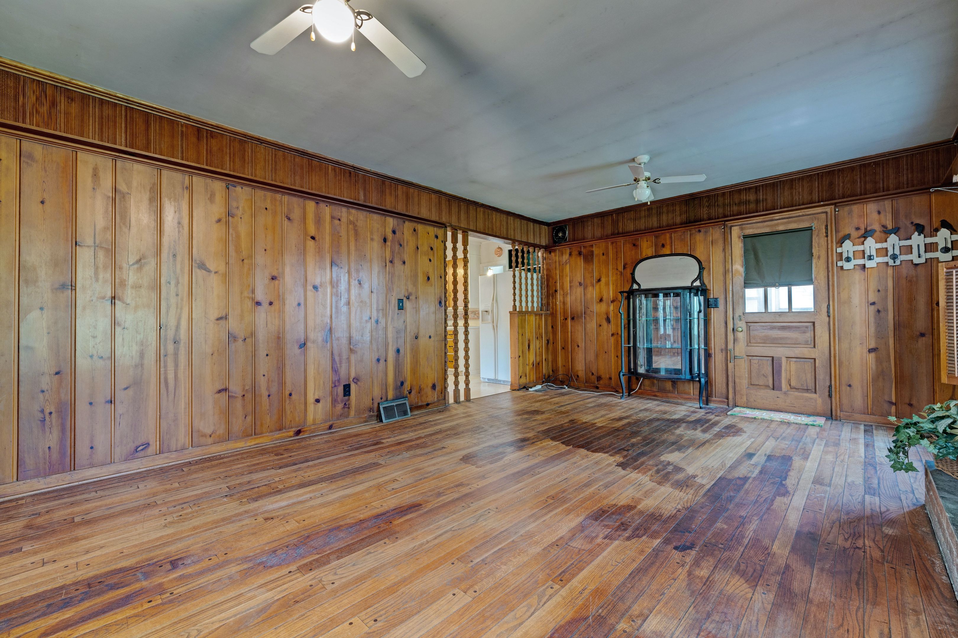 Listing images