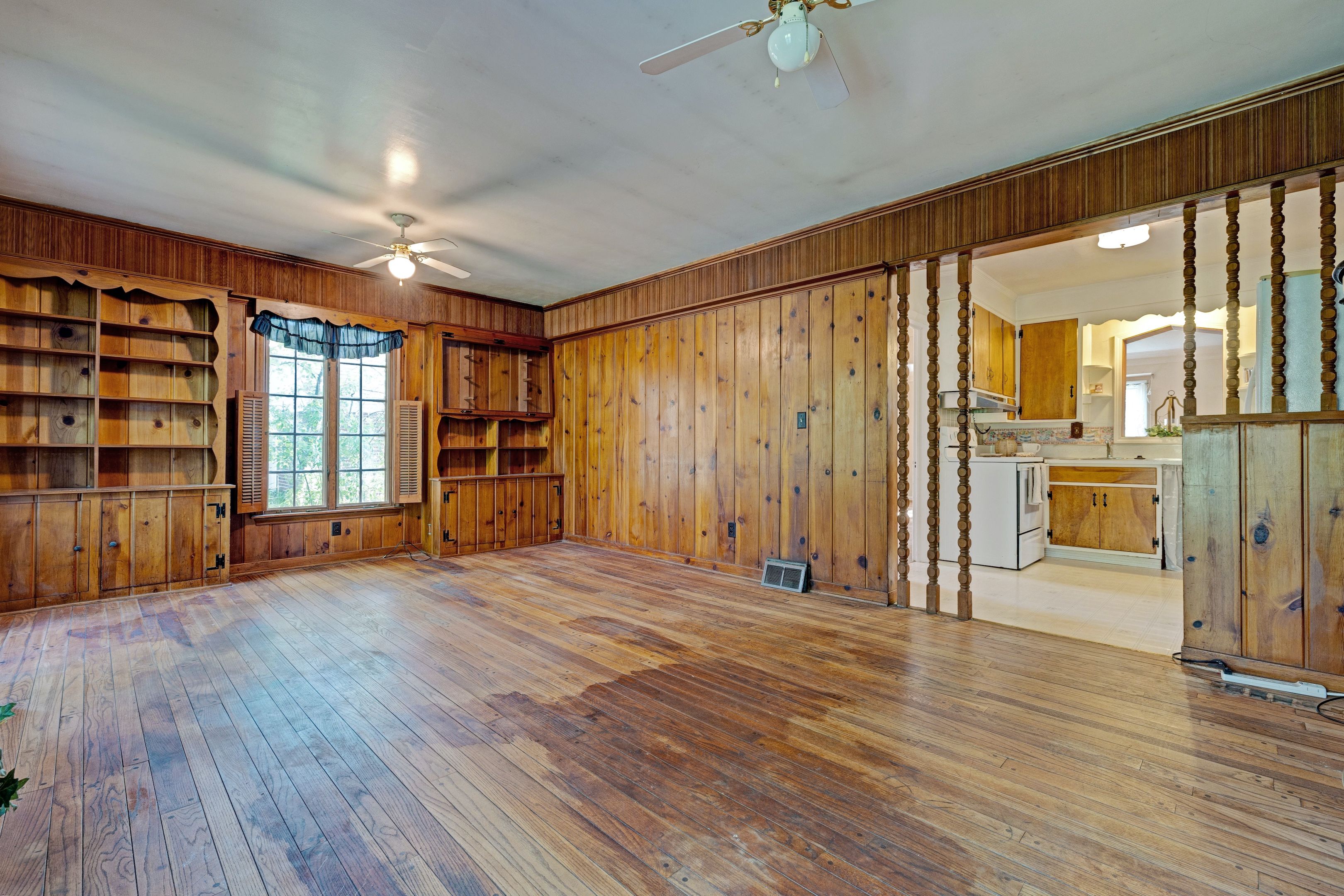 Listing images