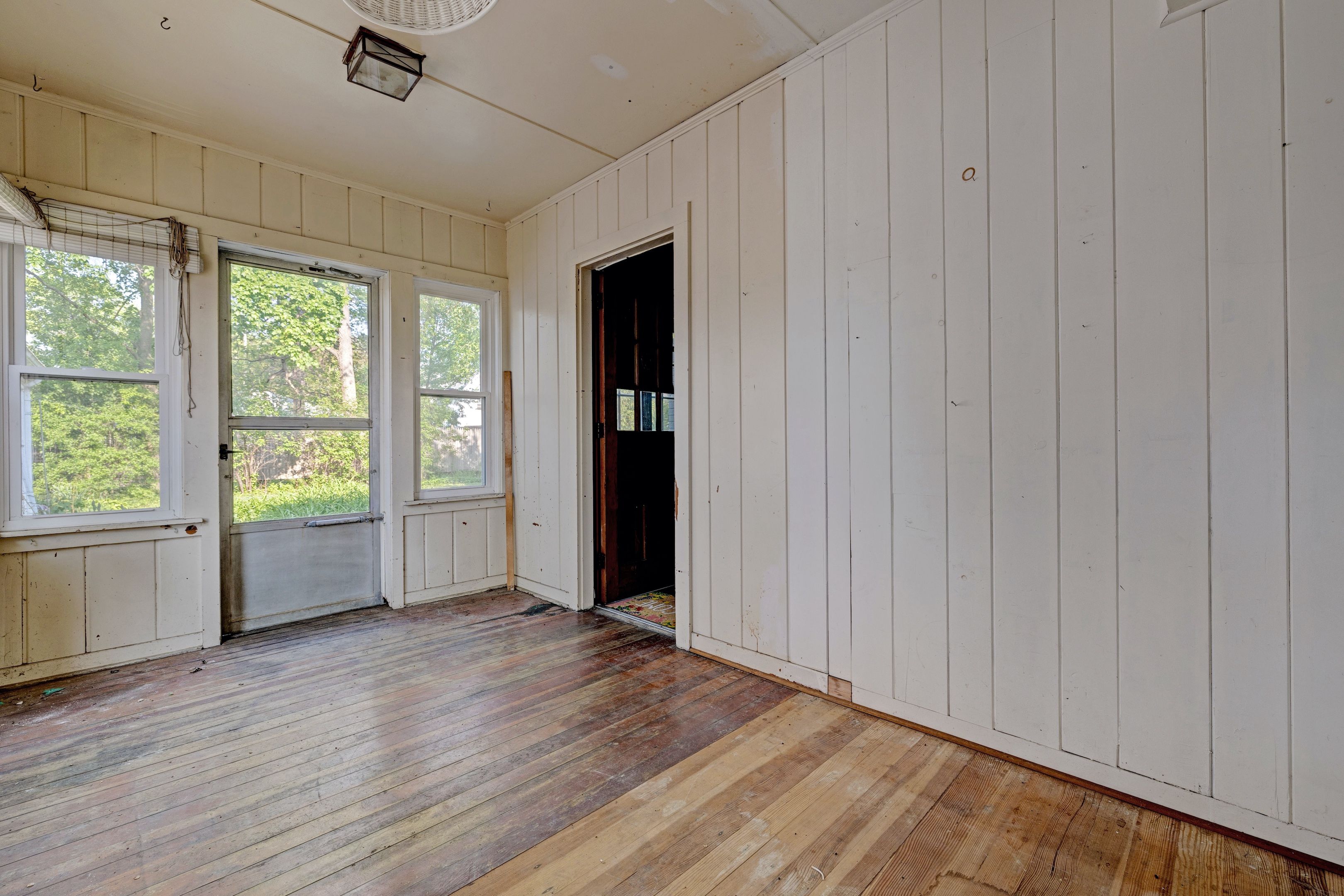Listing images