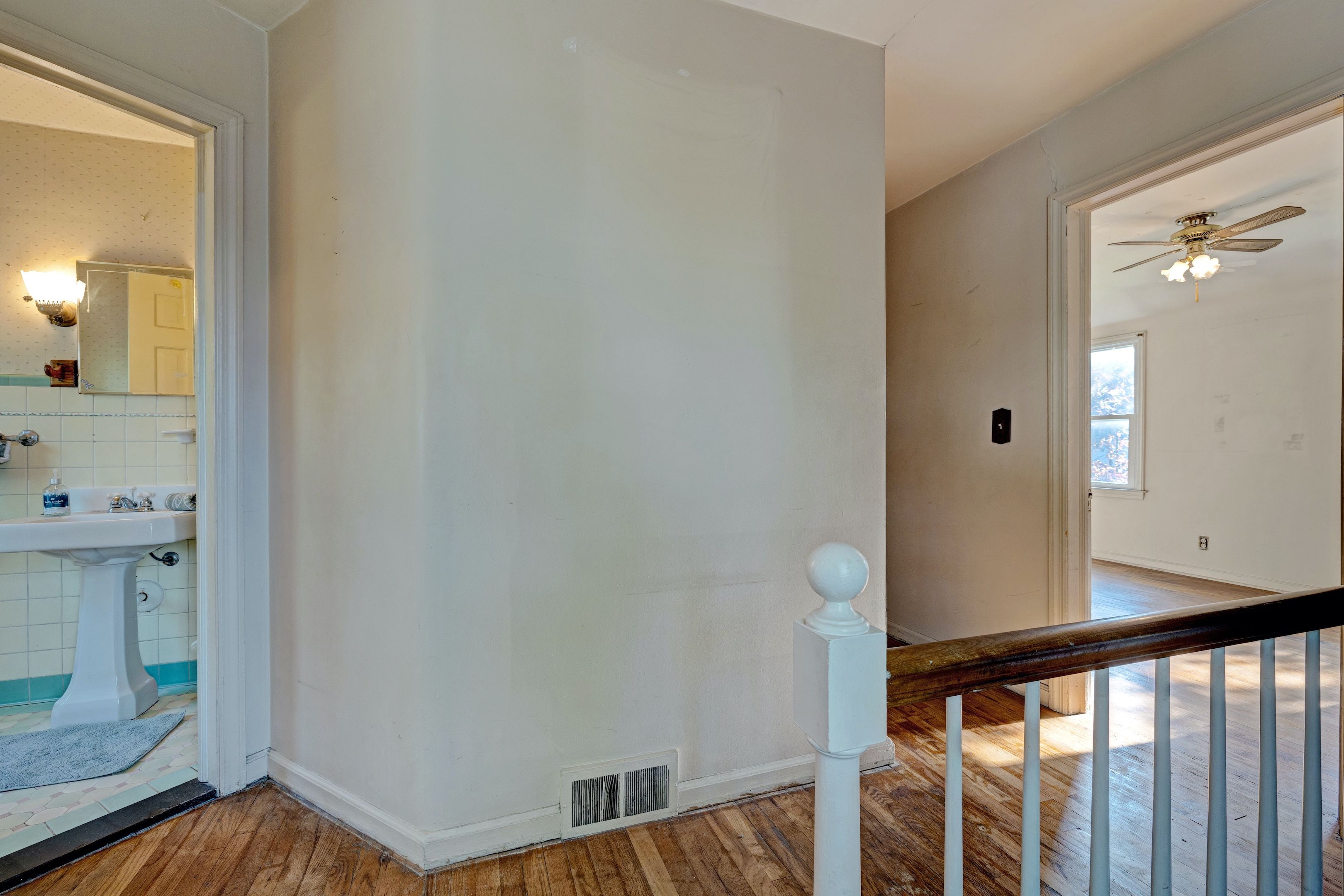 Listing images