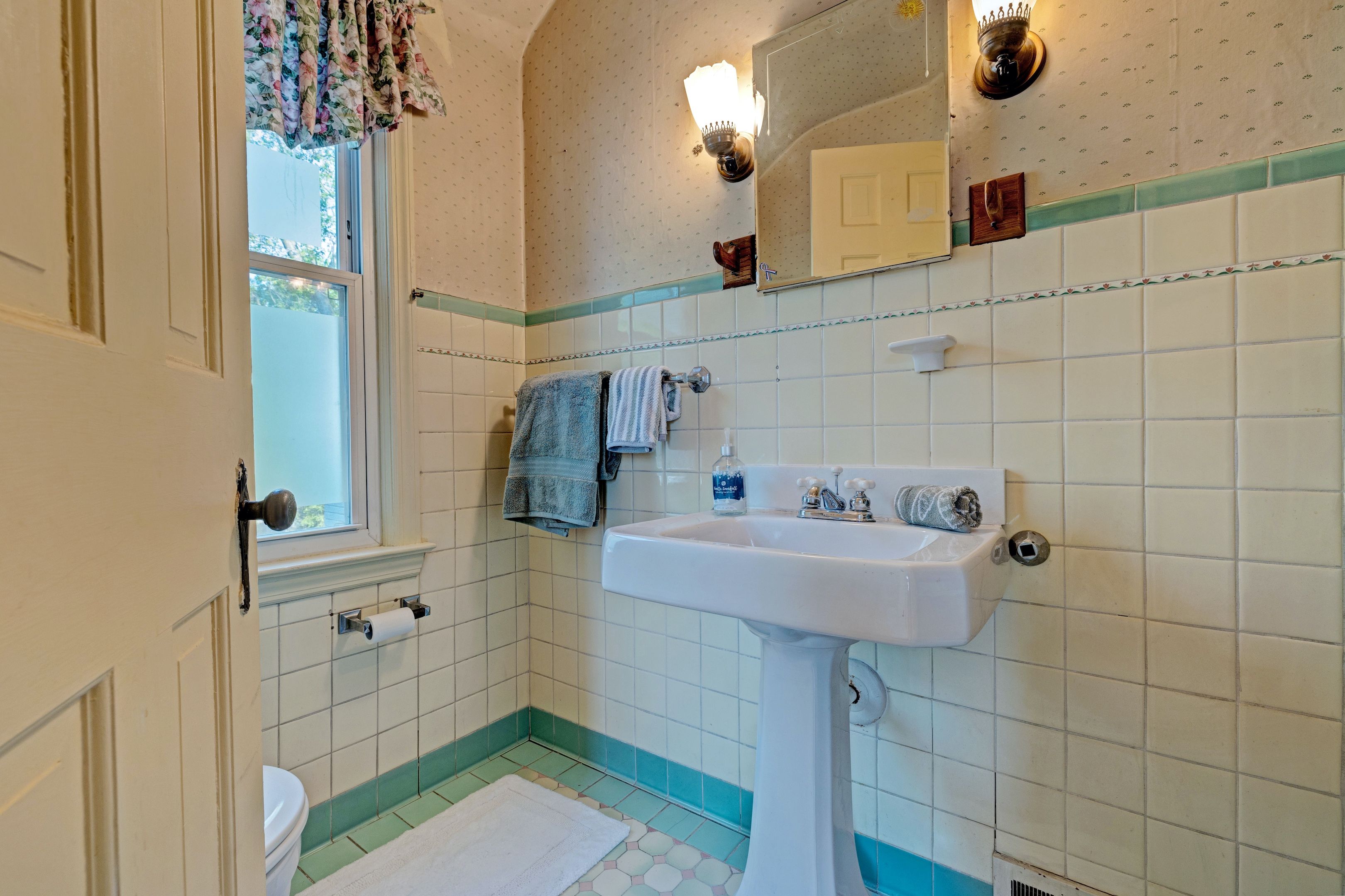 Listing images