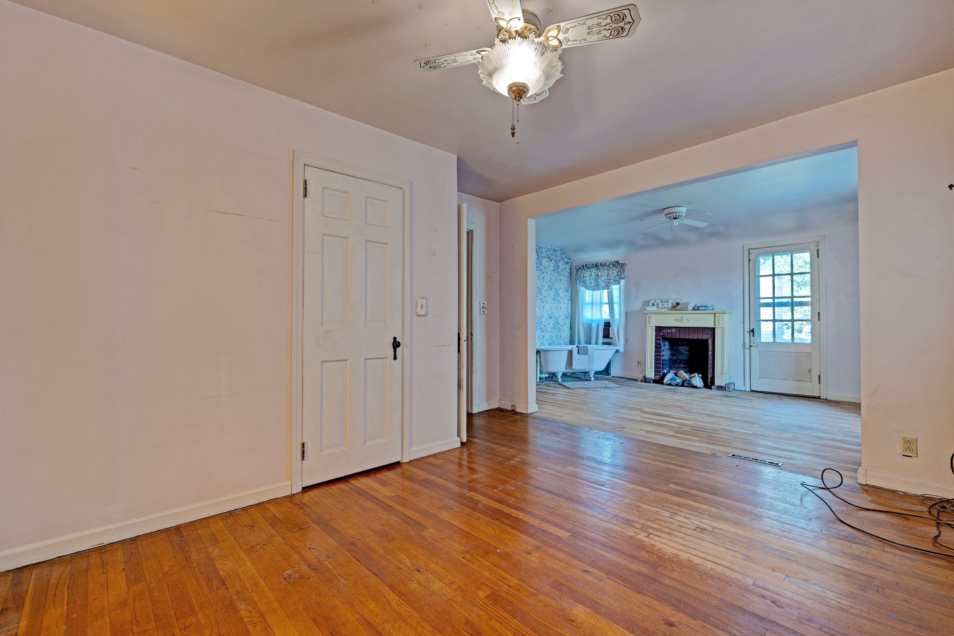 Listing images