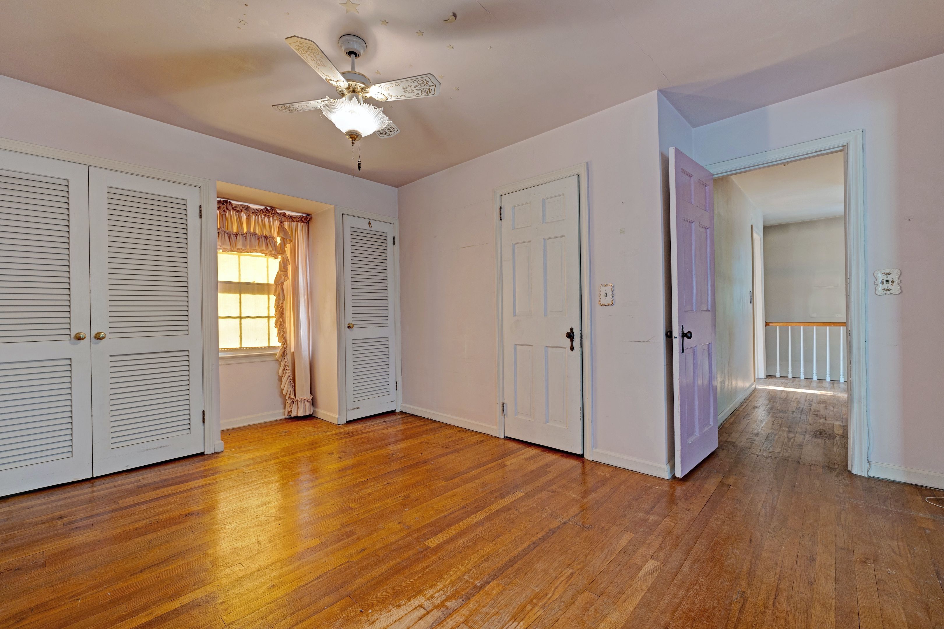 Listing images