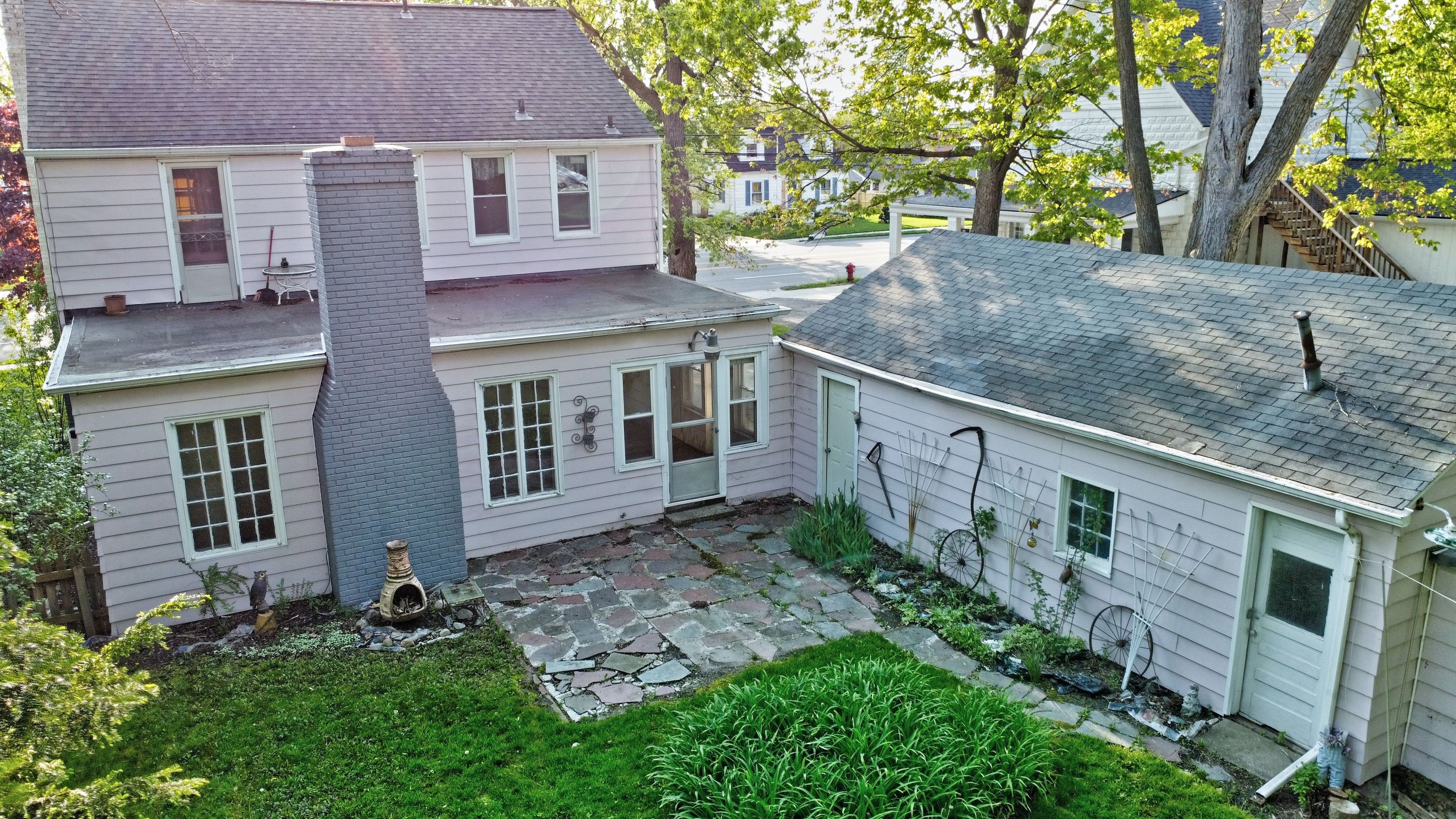 Listing images
