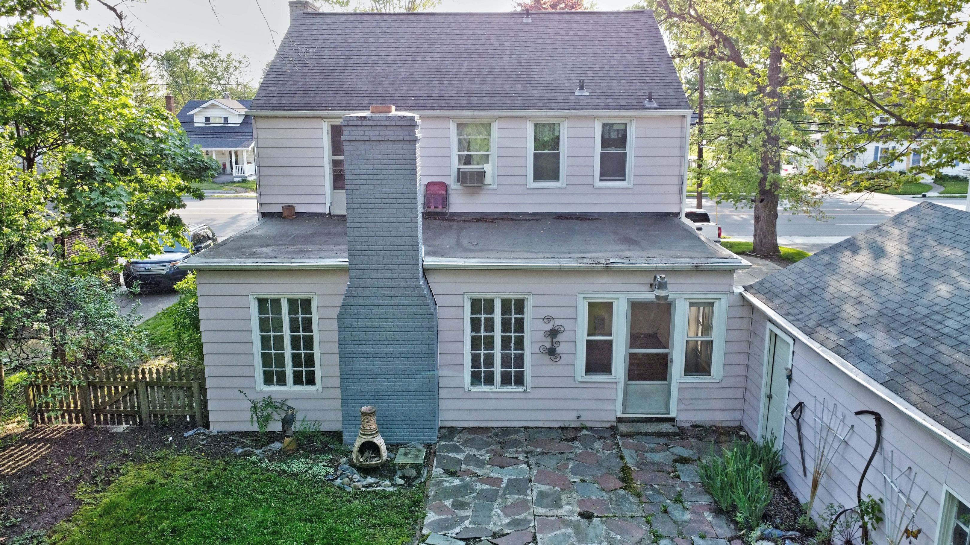 Listing images
