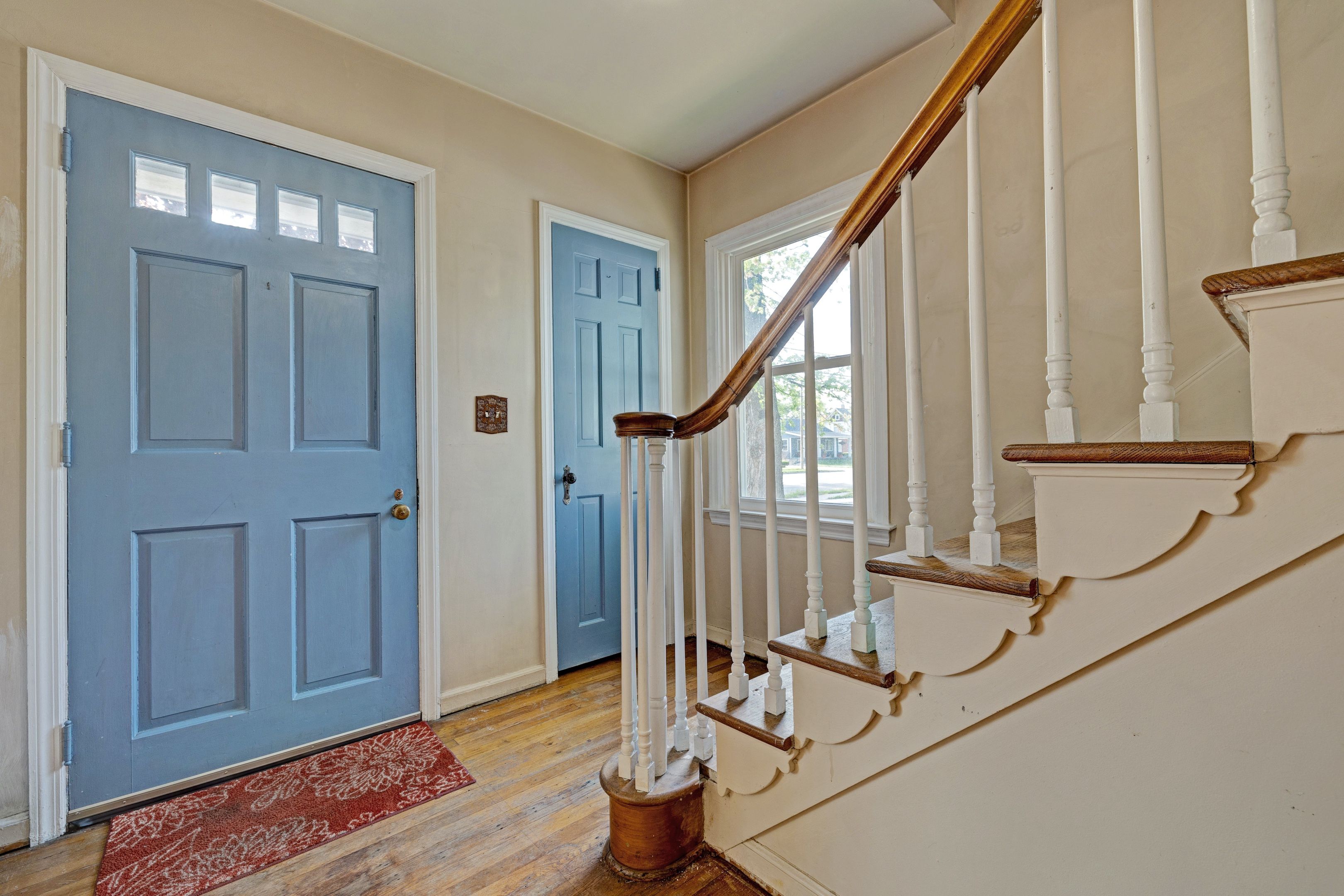 Listing images