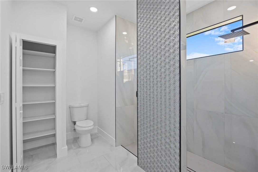 Listing images