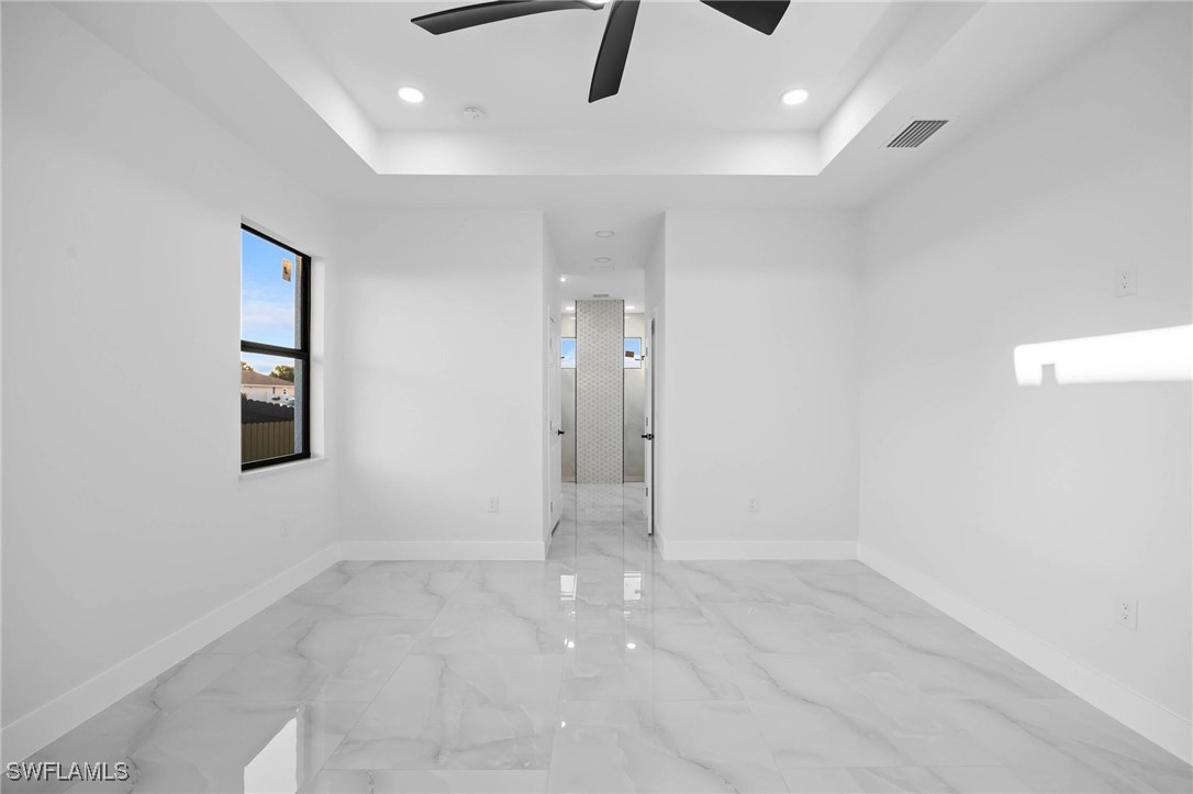 Listing images