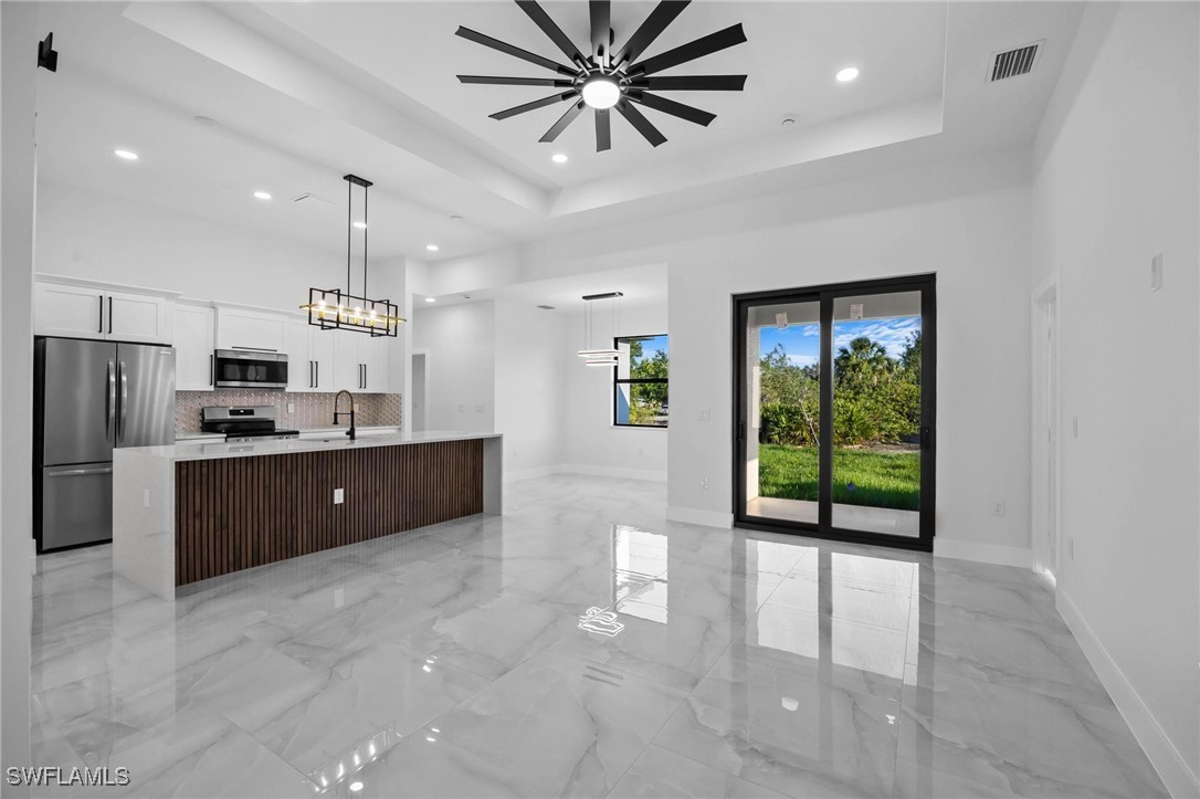 Listing images