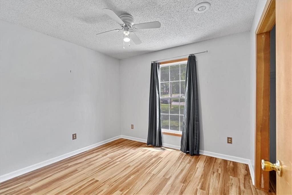 Listing images