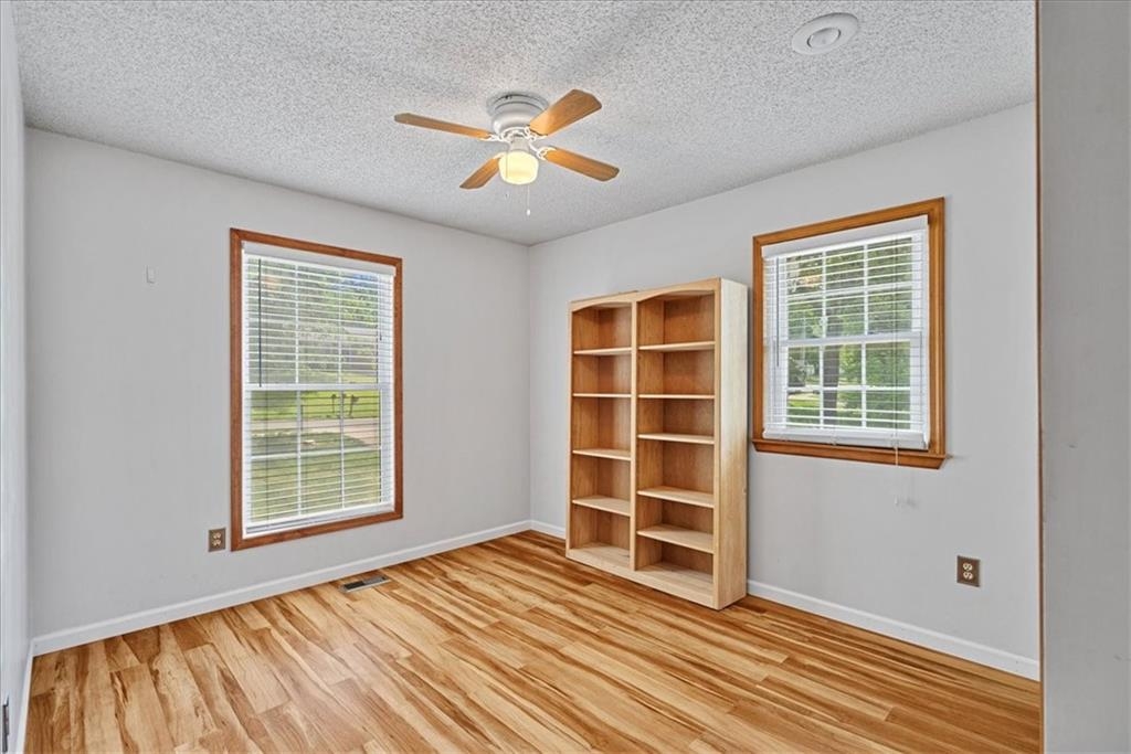 Listing images