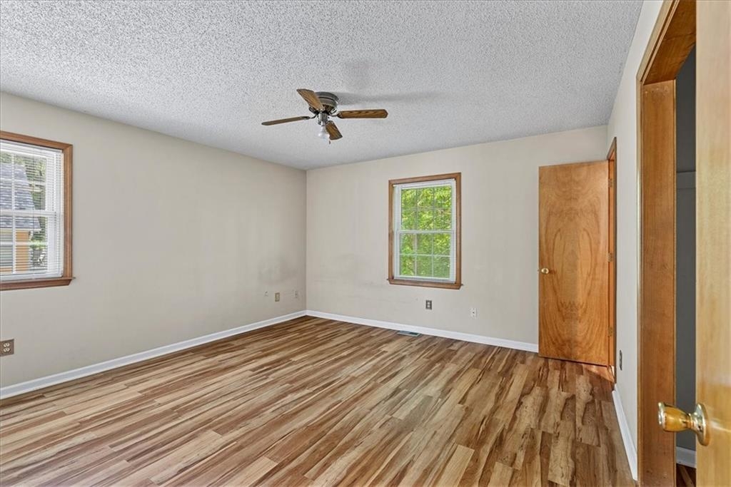 Listing images
