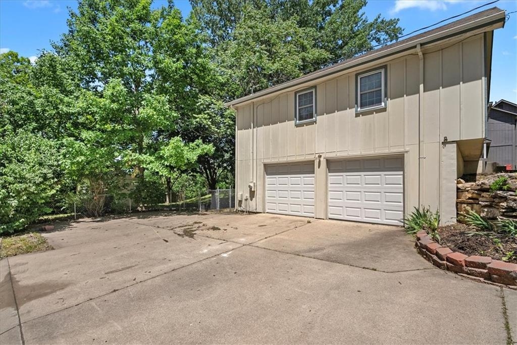 Listing images