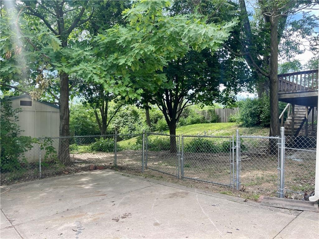 Listing images
