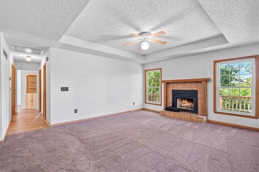 Listing images
