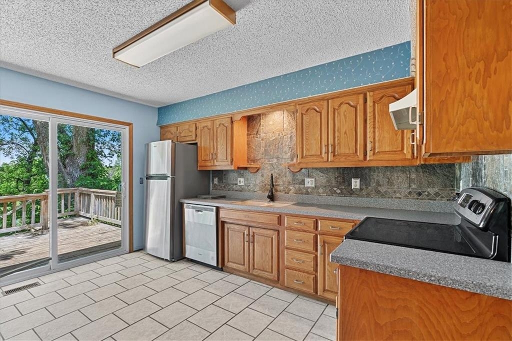 Listing images