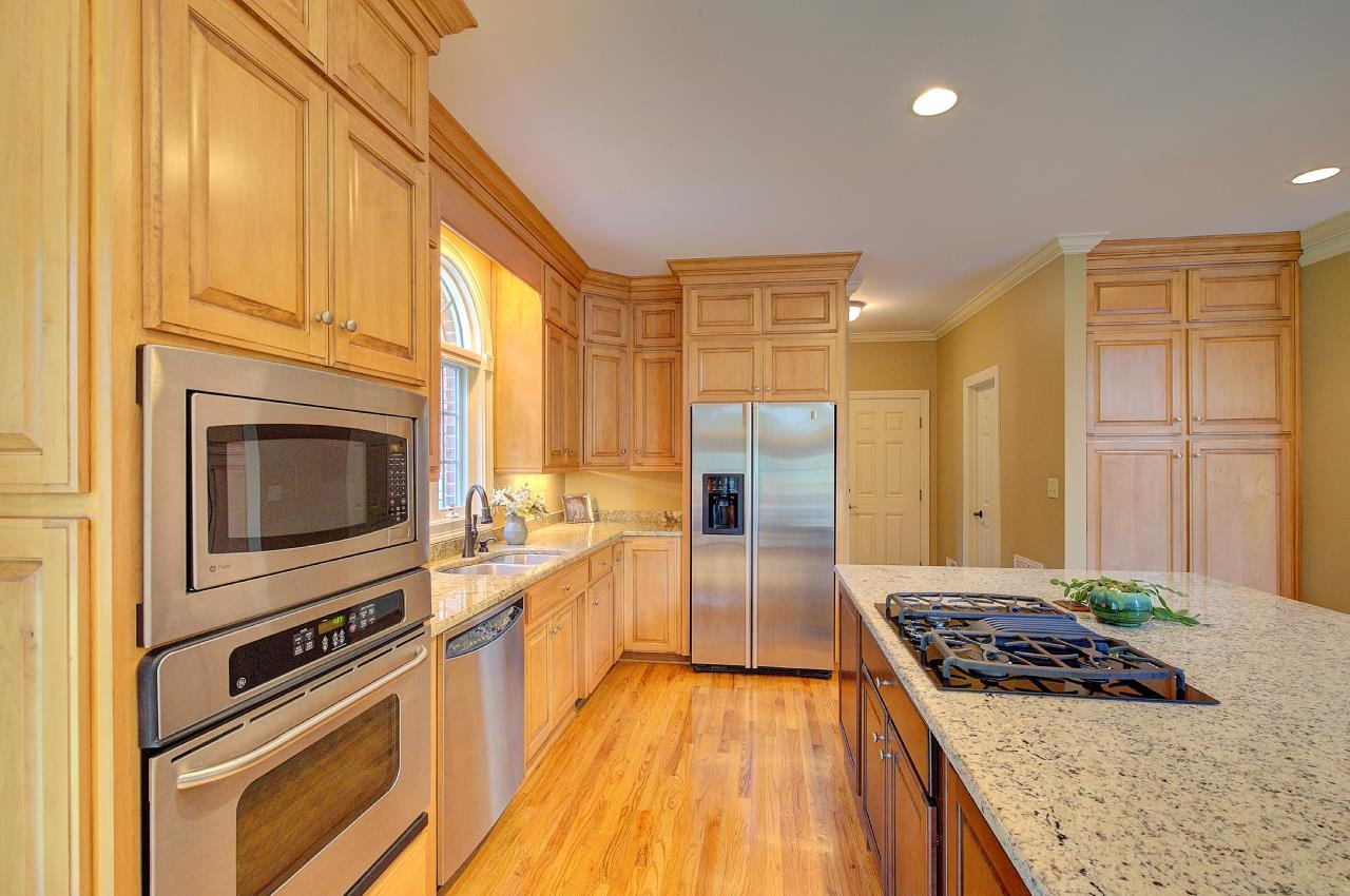 Listing images