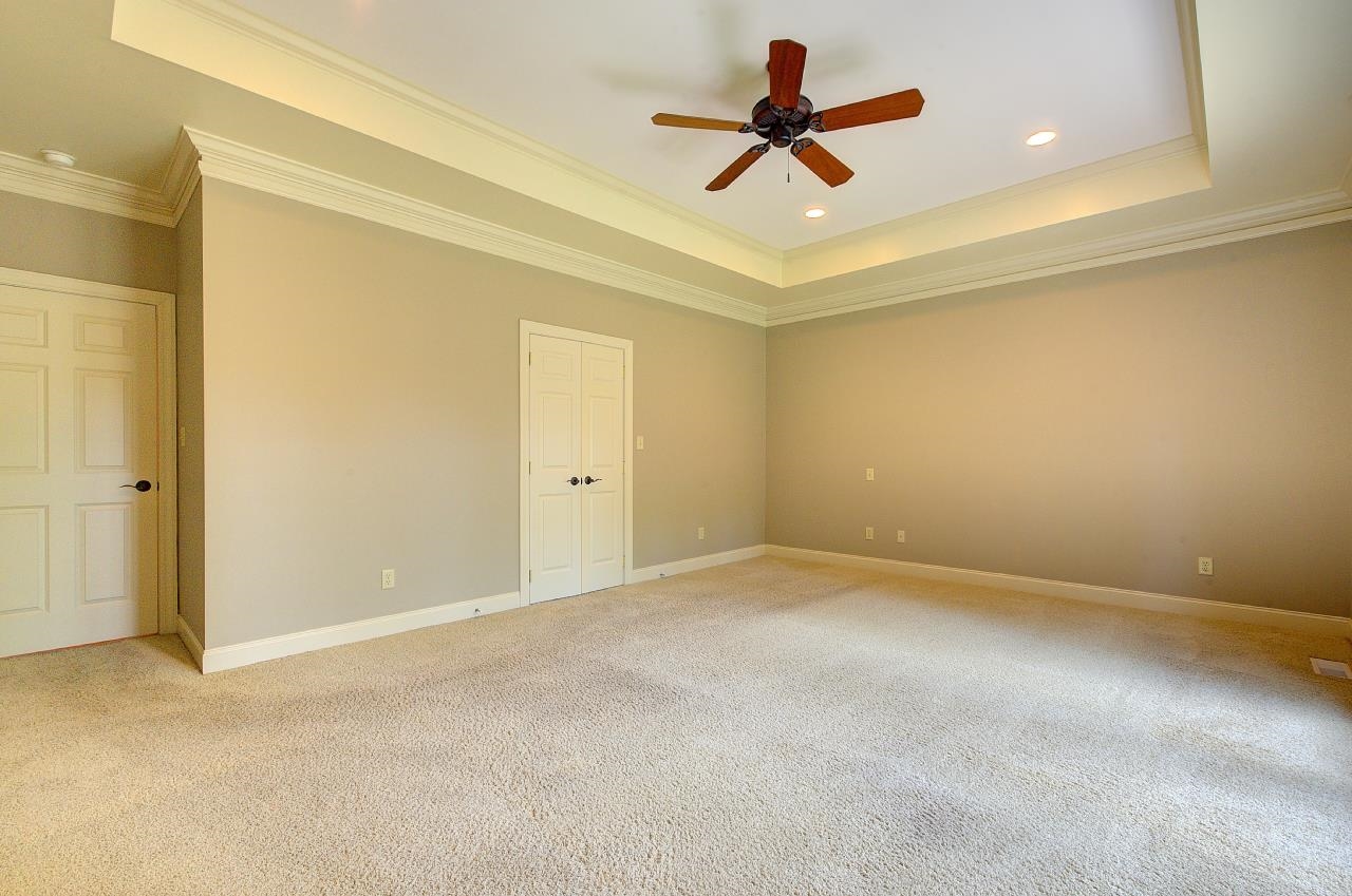 Listing images
