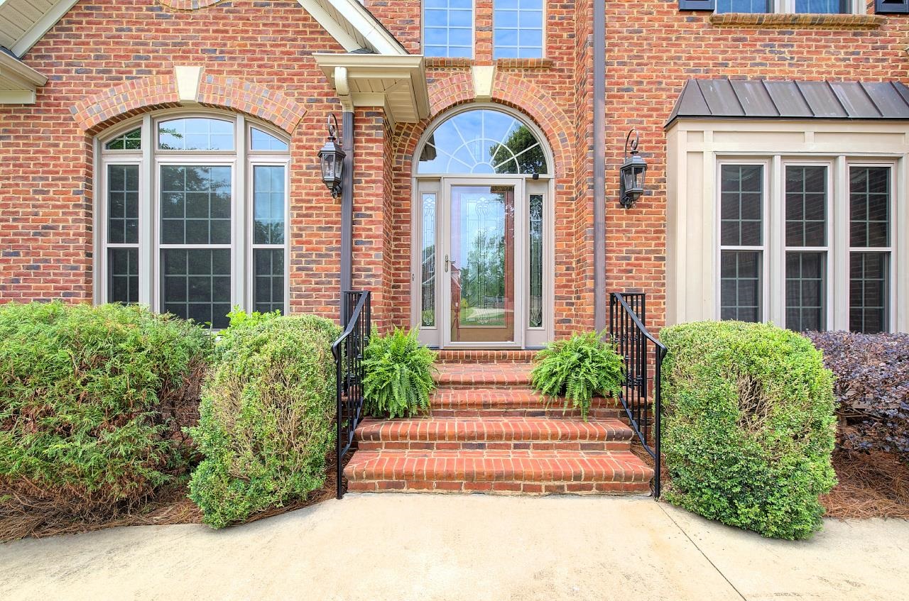 Listing images