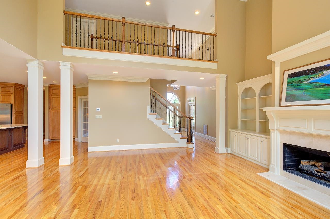 Listing images