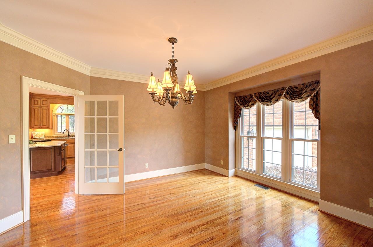 Listing images