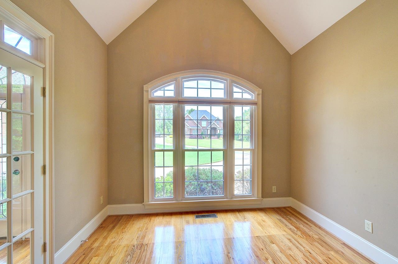Listing images