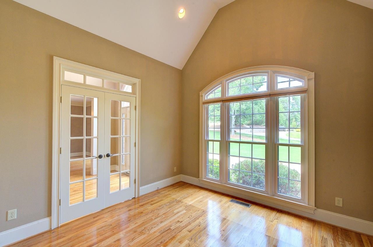 Listing images