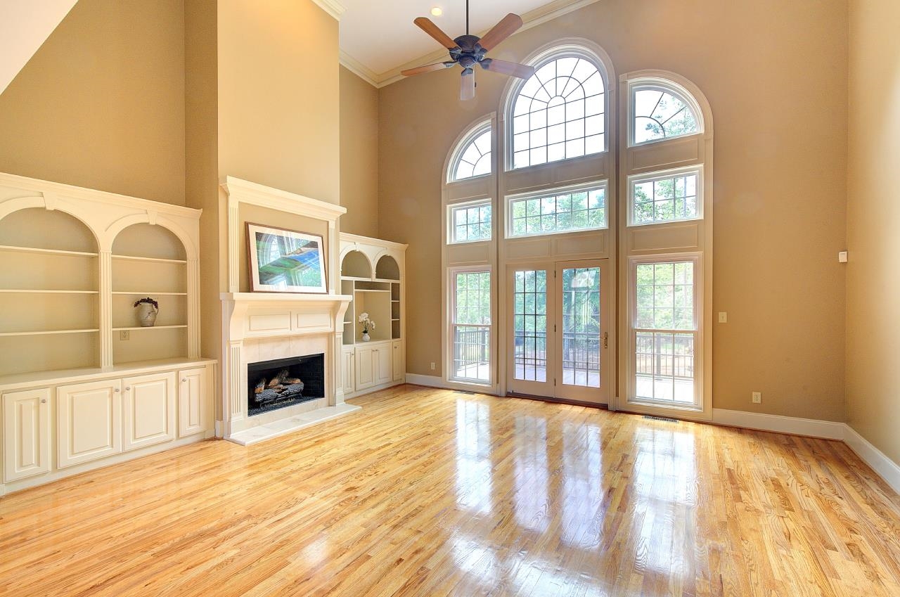 Listing images