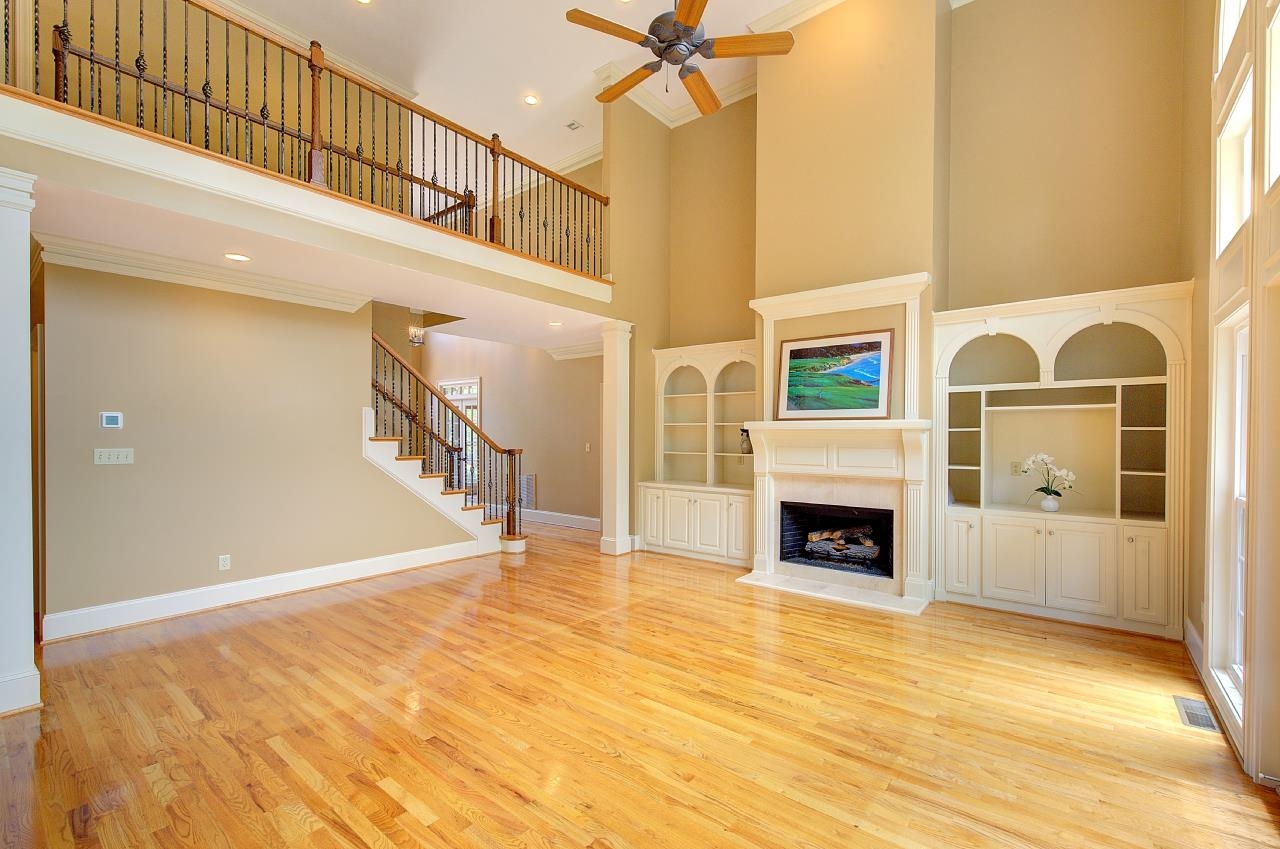 Listing images