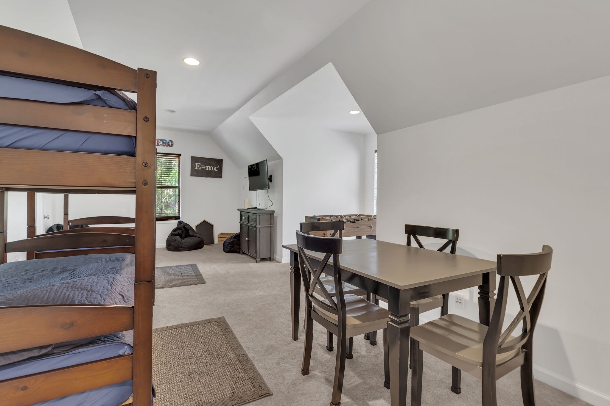 Listing images