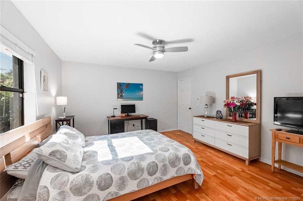 Listing images