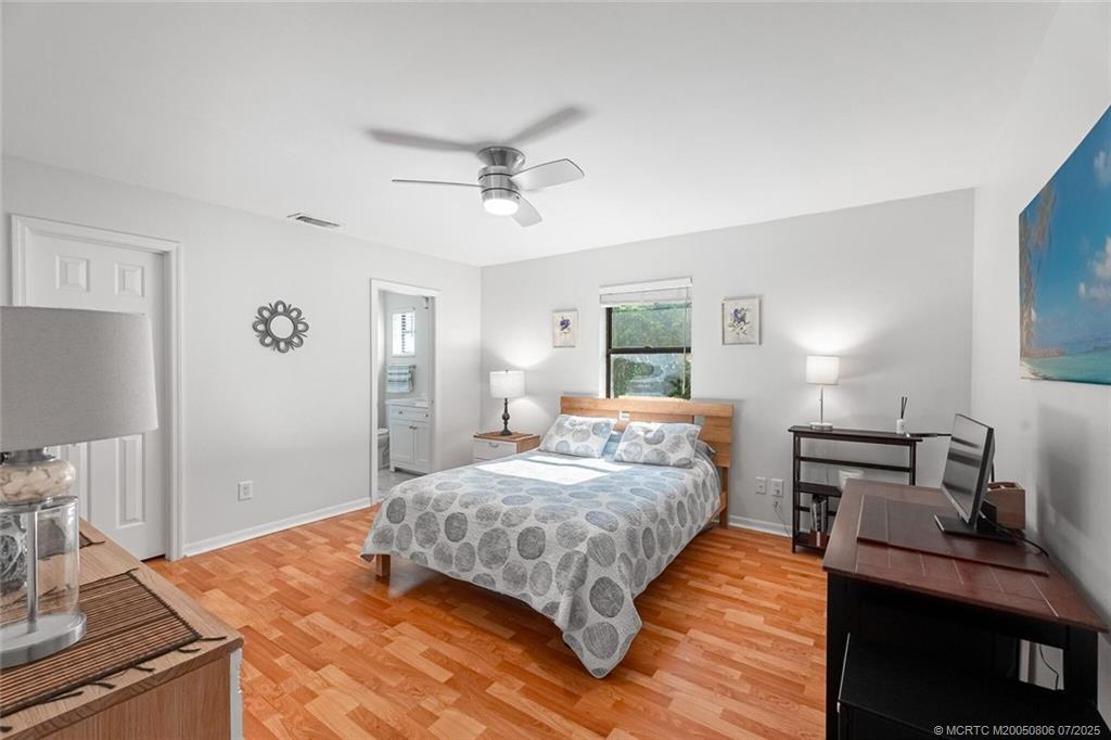 Listing images