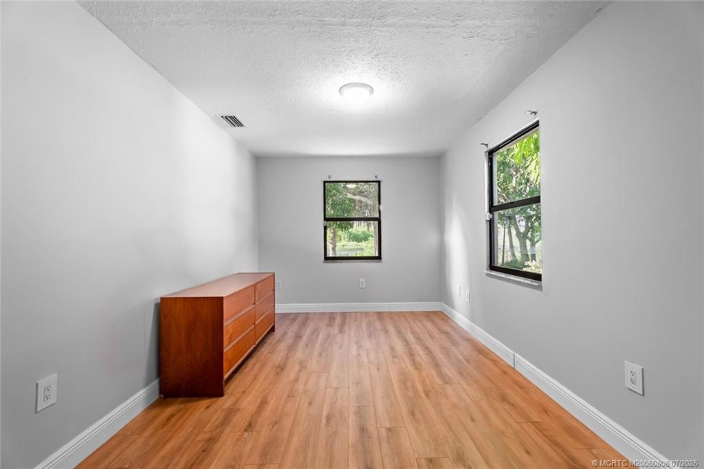 Listing images