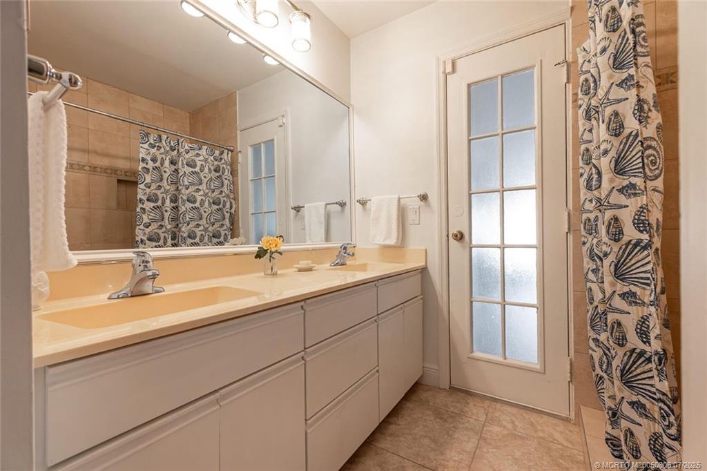 Listing images
