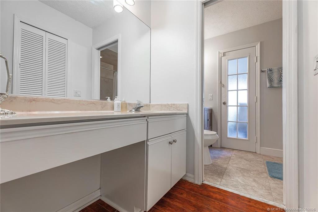 Listing images
