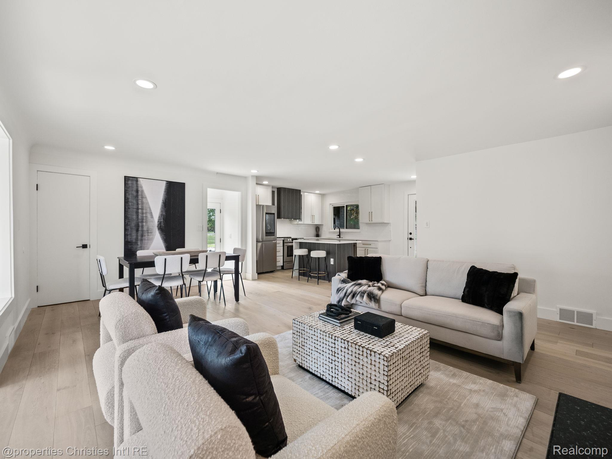Listing images