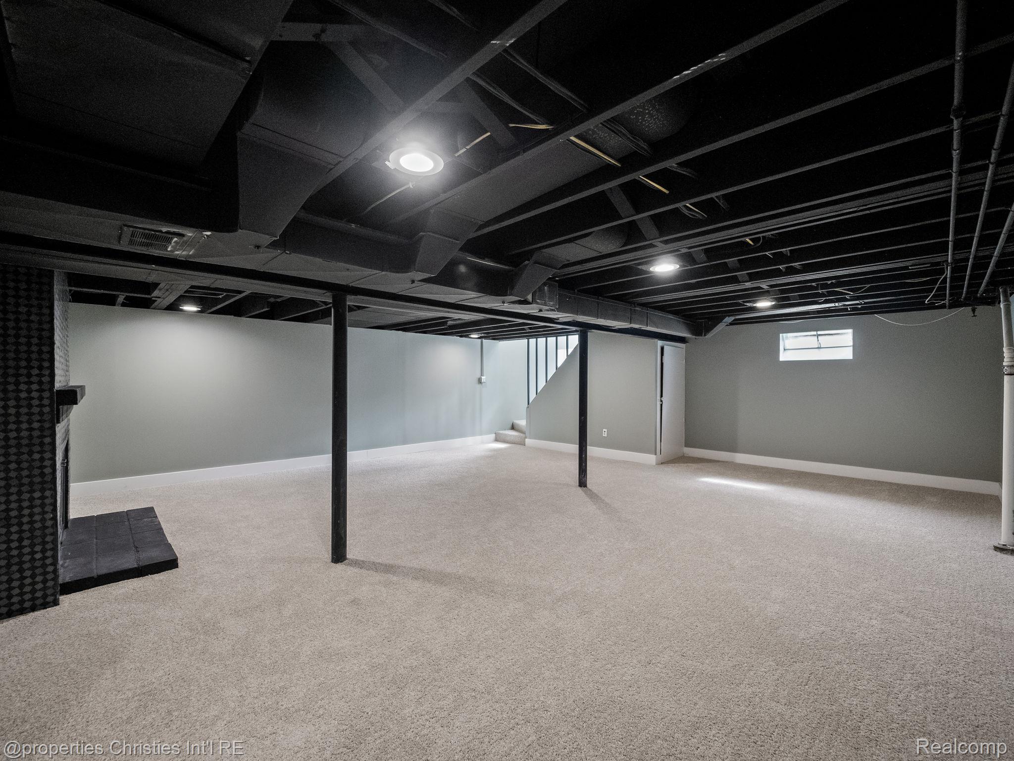 Listing images