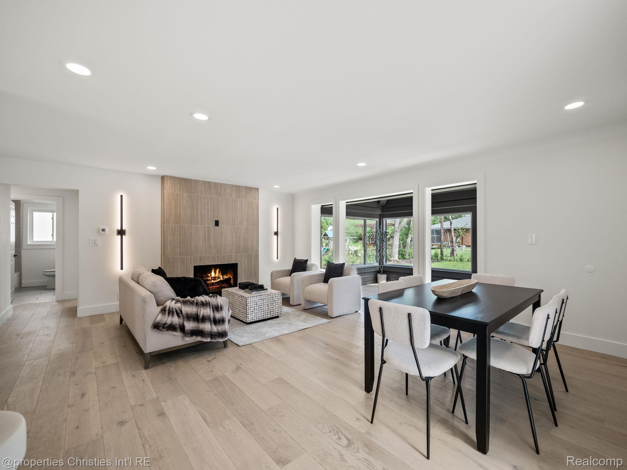 Listing images