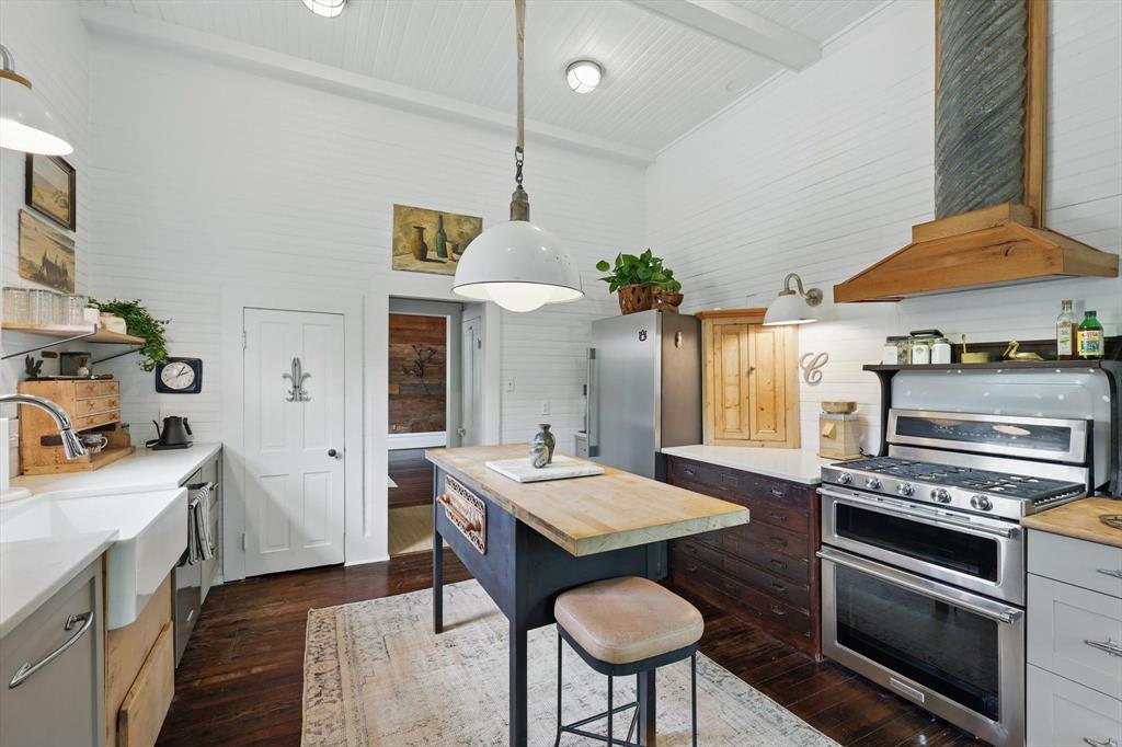 Listing images