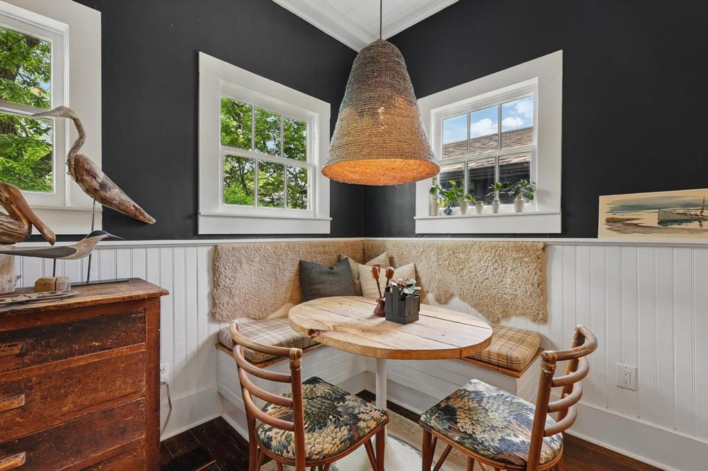 Listing images